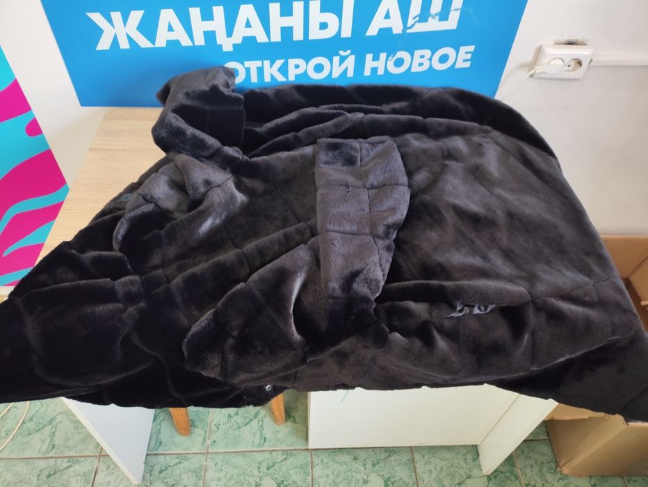 Продам шубу 24000 тенге