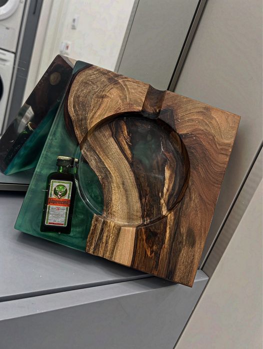 Пепелник за пури от масивно дърво и епоксидна смола