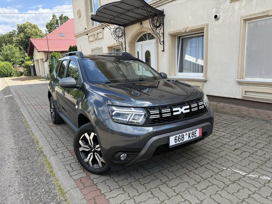 DACIA DUSTER 4 x 4 benzina 150 cp climatronic camera 360 navi jenti full