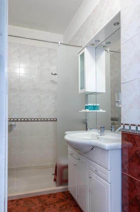 Дава се под наем Тристаен апартамент в София, Център - 100 кв.м за 1200 € - Снимка #7