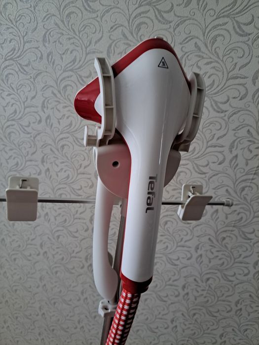 Отпариватель вертикальный Tefal б/у почти новое
