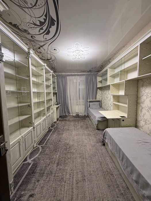 Кватира сотилади