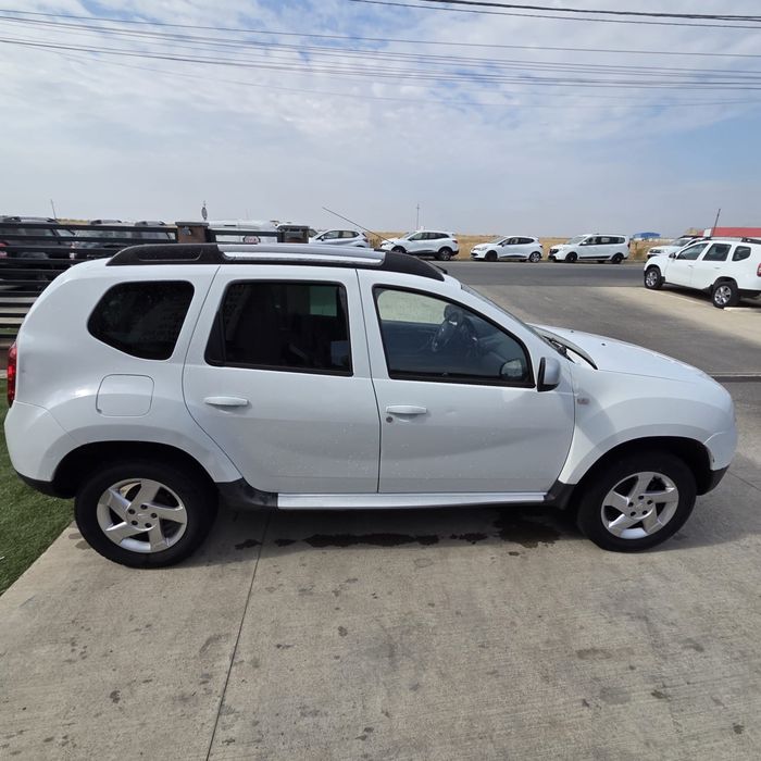 Duster 4x4 —1,6 B/GPL —-An 2011 —-4800€