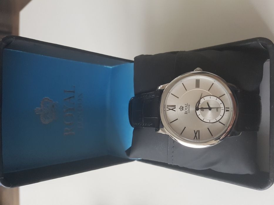 Royal London Чисто Нов