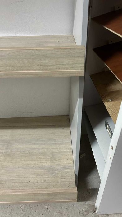 Продавам стелажи /рафт/етажерка