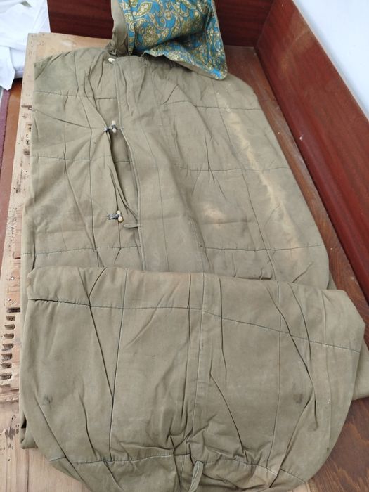 Палатки туристические, мешки спальные,советские