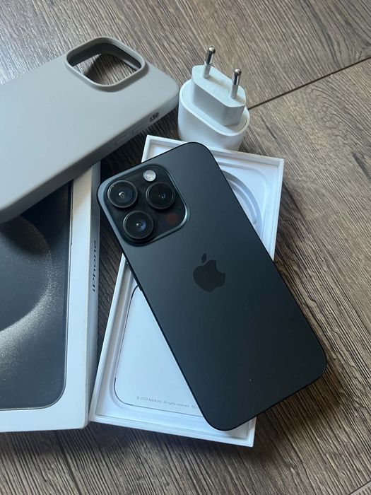 Iphone 15 pro.    .