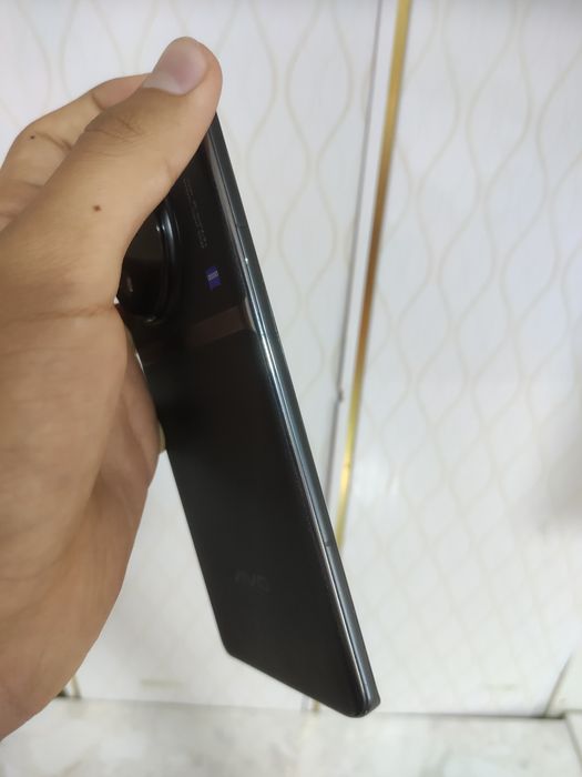 Продам Vivo x90 pro