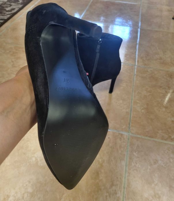 Vand botine NOI cu toc