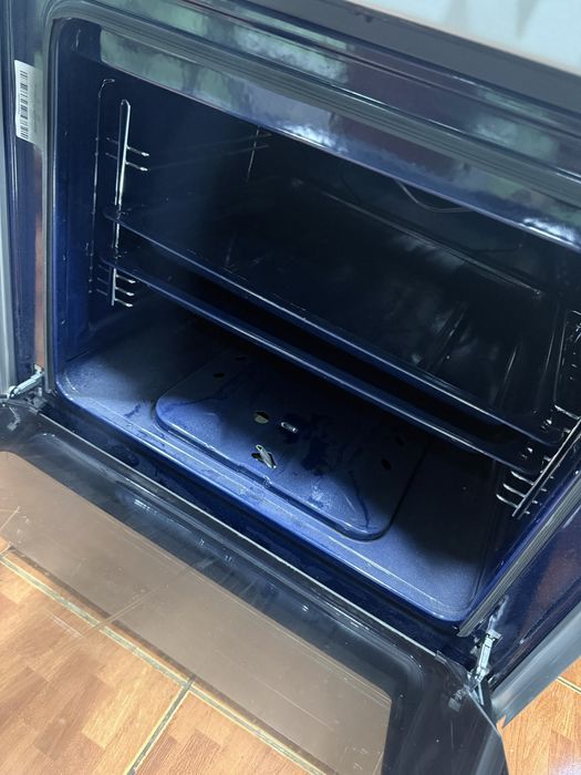 Gaz plita sotiladi yangi