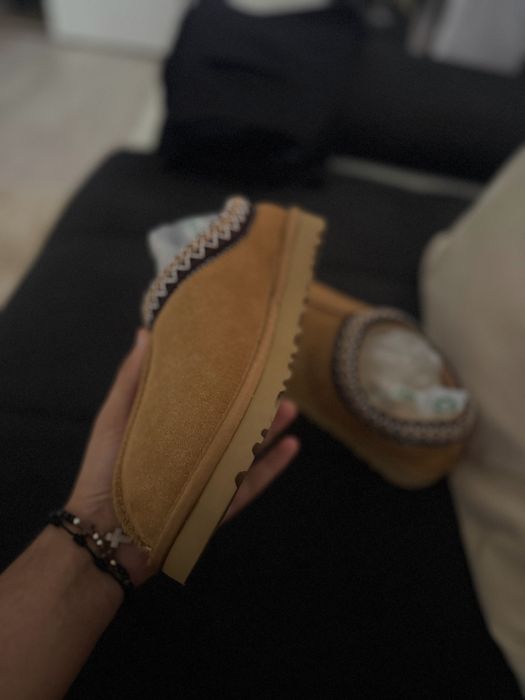 Ugg tazz