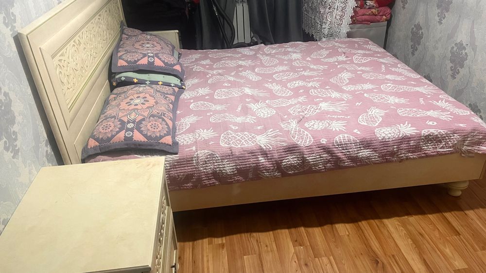 Спальный гарнитур