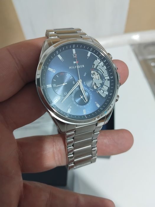 Ceas Tommy Hilfiger original – În garanție până în august 2027 – Aspect impecabil
