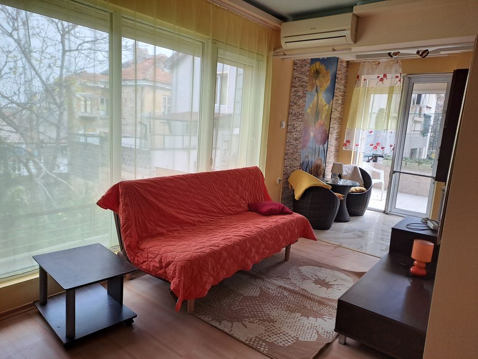 Апартамент под наем Варна център. С голяма тераса