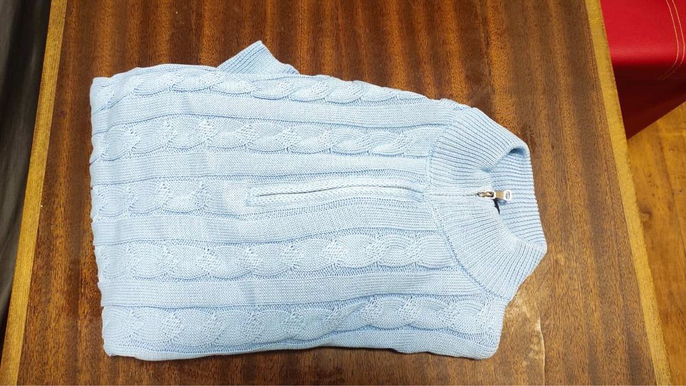 Продавам 3 пуловера за обща цена 150 лв(размер м) 3 цвята