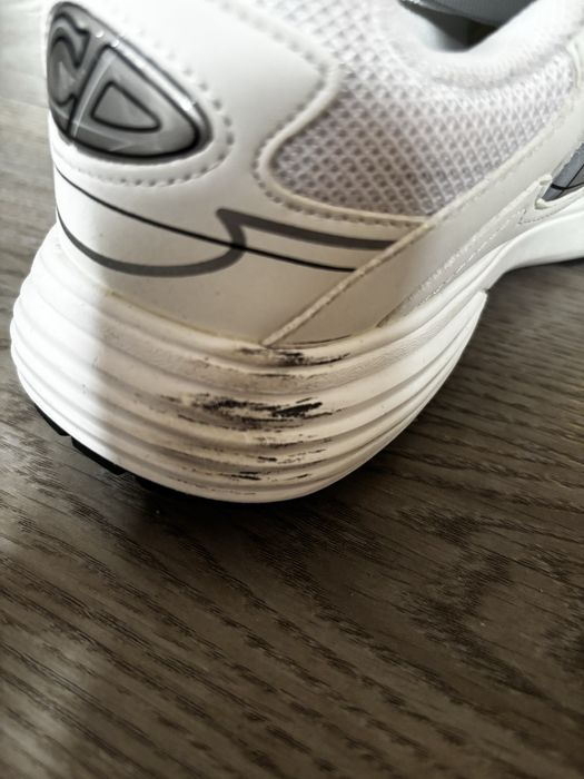 Dior B30 в бял цвят