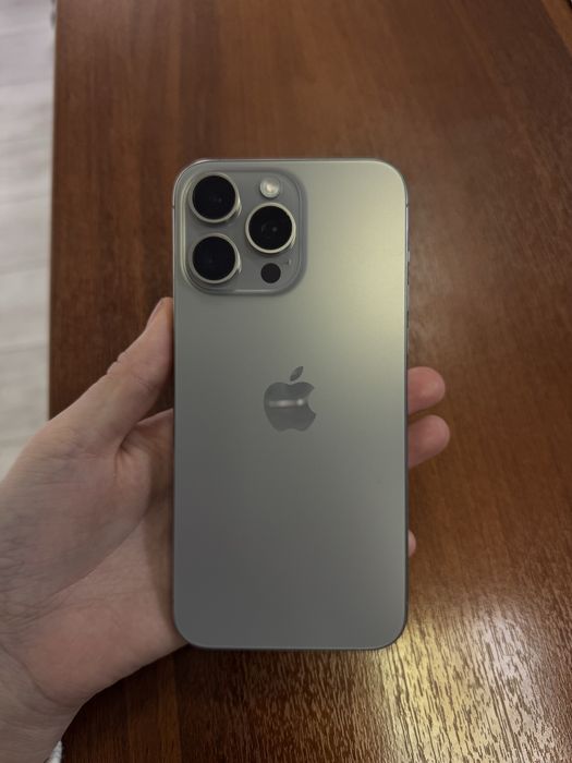 Iphone 15 pro max 256gb natural titanium