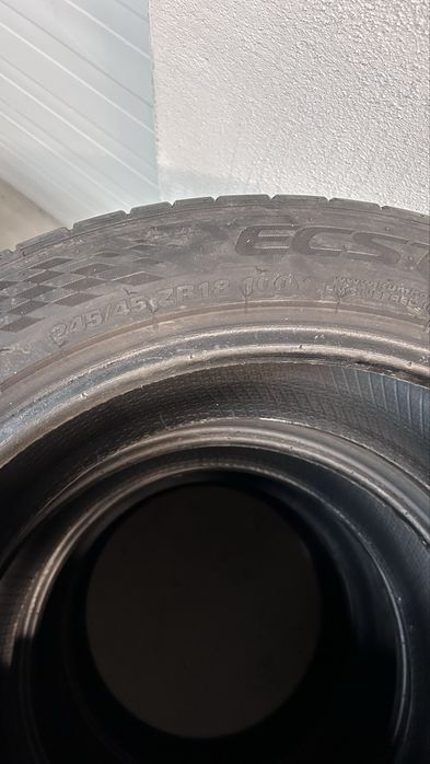 KUMHO 245/45/18 летни