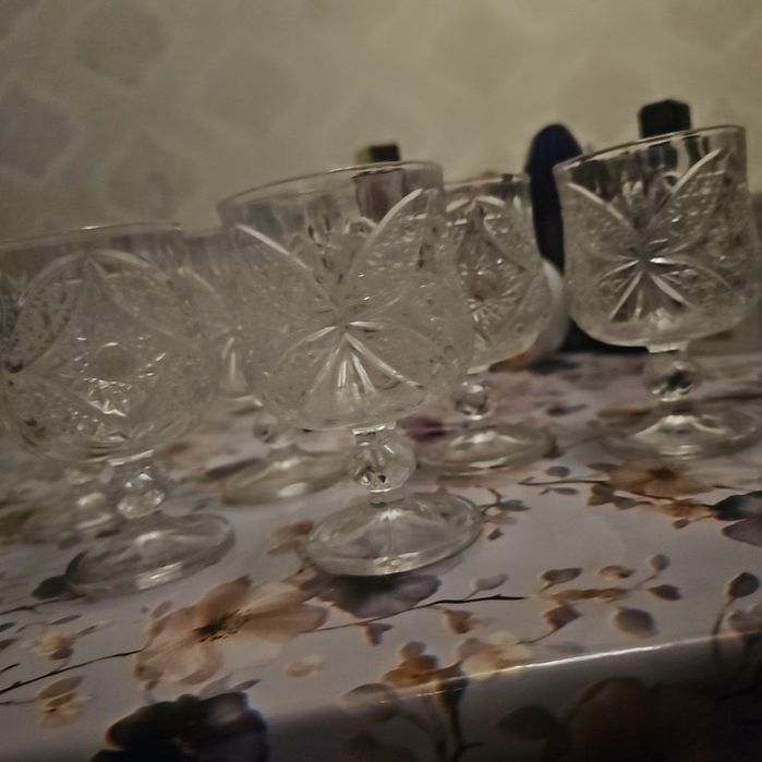 Xrustall fujerlar naborlari sotiladi