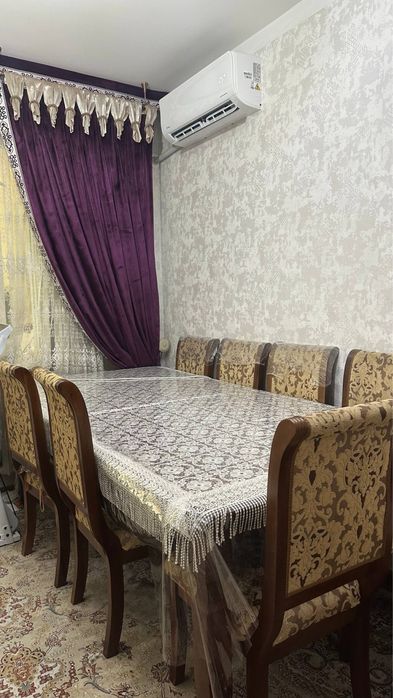 Стол в зал на 12 персон + письменный стол в подарок
