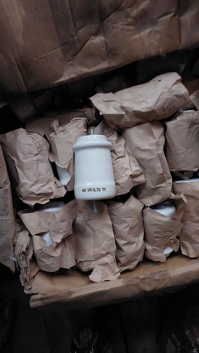 Продам изоляторы