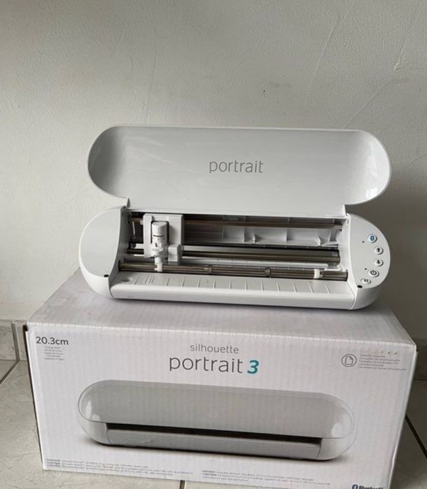 Продаю плоттер Silhouette Portrait 3