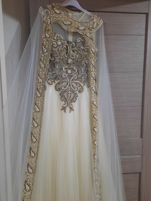 Продам платье га узату новая