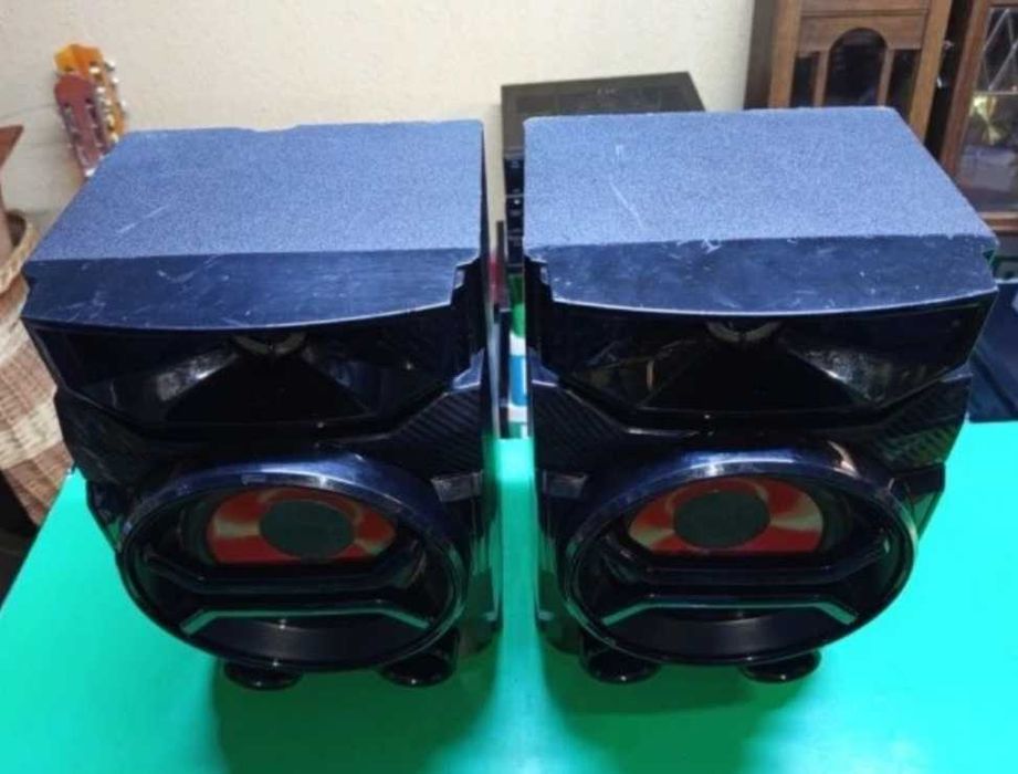 Set 2 boxe audio 2 cai LG CMS4340F funcționale