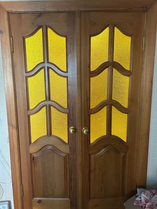 Продам меж комнатные двери