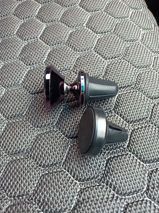 Продам магнитный держатель для телефона