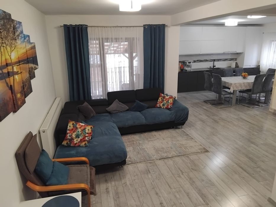 Vând duplex la cheie