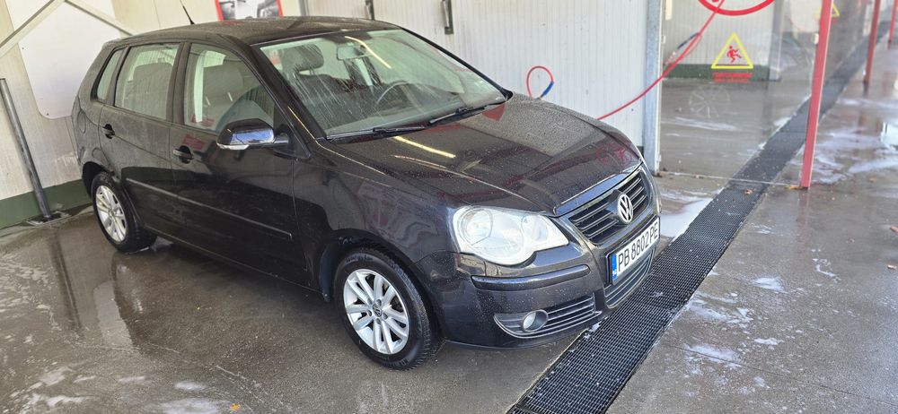 Продавам Polo газ бензин