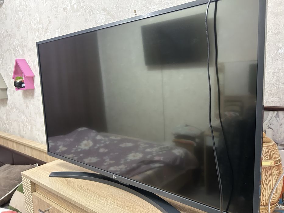 Продам телевизор на запчасти