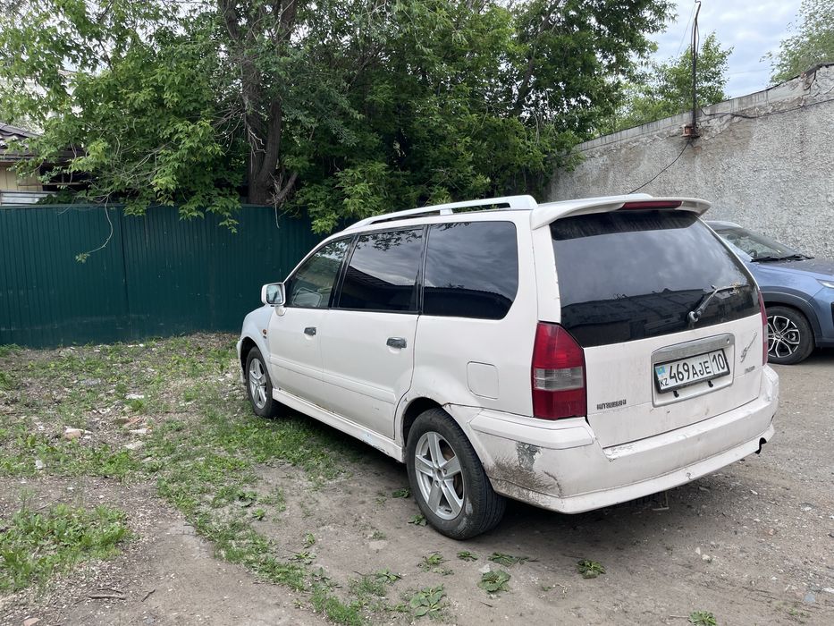 Mitsubishi Chariot