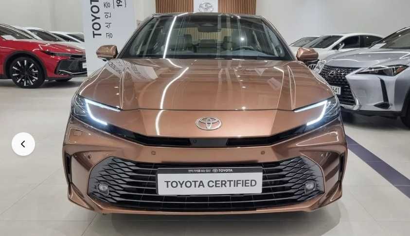 Toyota Camry бензин+гибрид