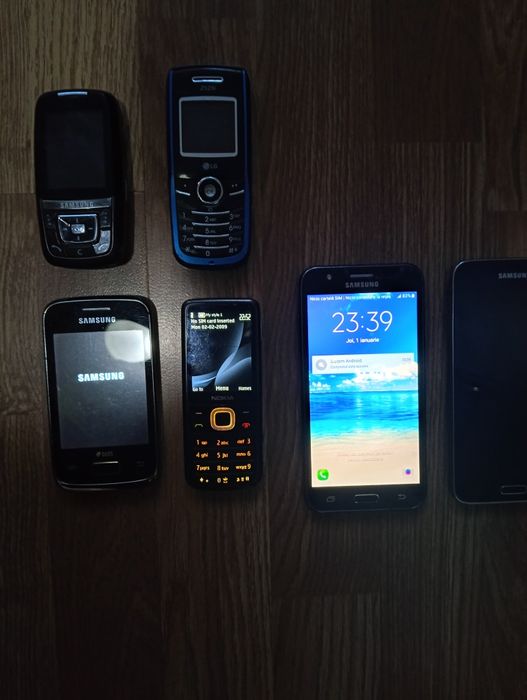 Telefoane vechi și bune