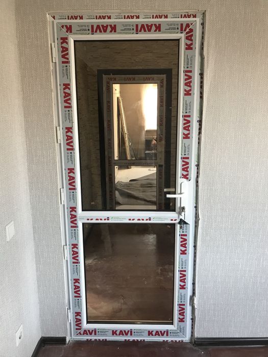 Пластиковые двери