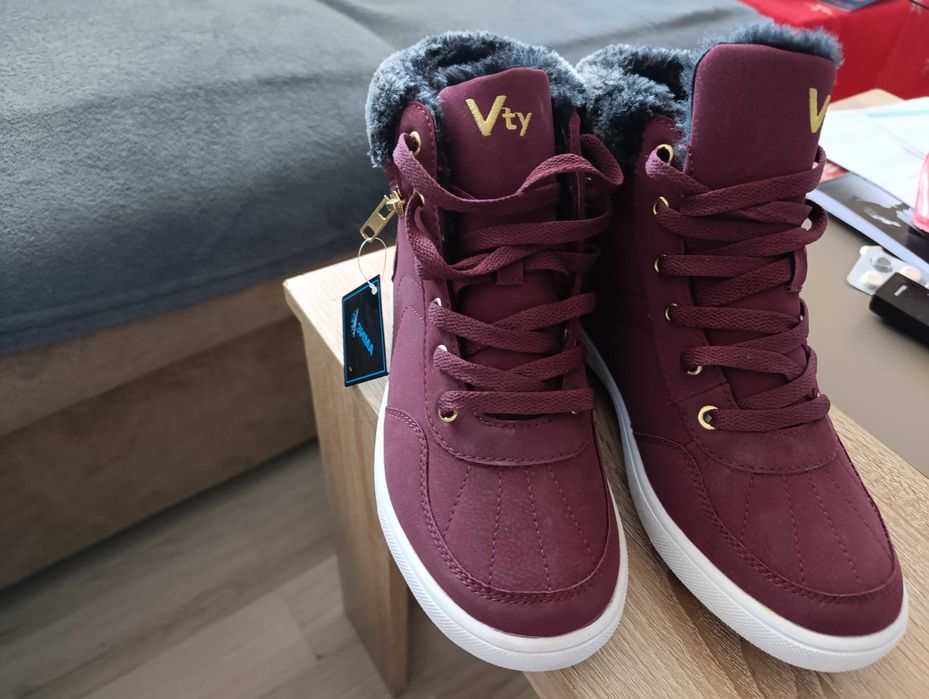 Ghete dama noi vișinii 39