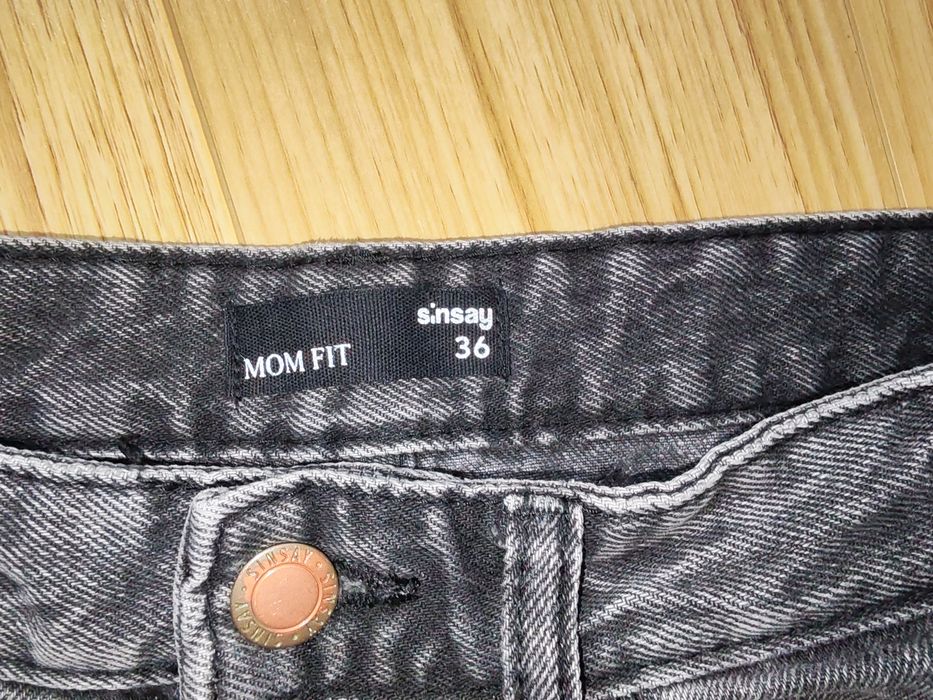 Blugi mom fit mărimea 36