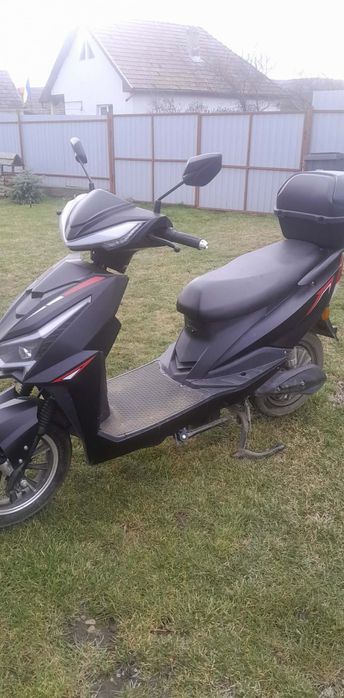 Vand scuter electric