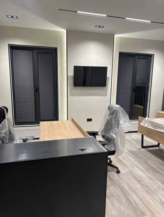 ЕвроРфис с мебелью и своим сан узлом на м.Минор