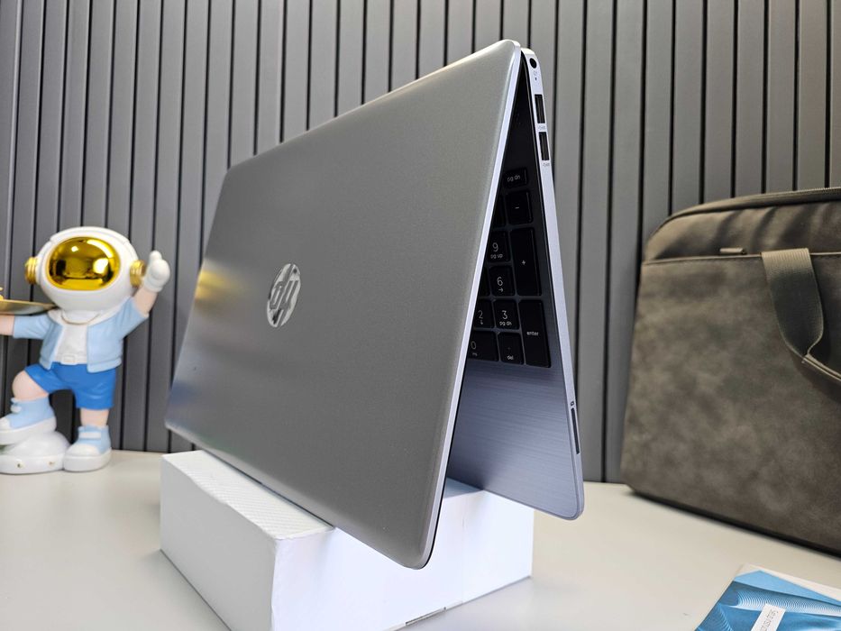 ПРОДАМ HP 250G9 Офисный Ноутбук Dual-N4500/8GBDDR4/256SSD/15.6"FullHD.