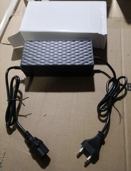Încărcător pentru scuter Electric 60 volți cu incarcare 67.2 v