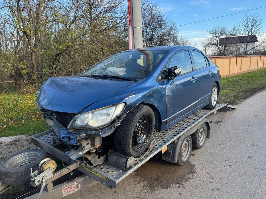 Dezmembrez Honda Civic Hybrid și 1.8 Benzina