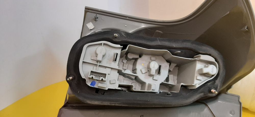 Десен стоп за тойота корола версо .Без стъкло