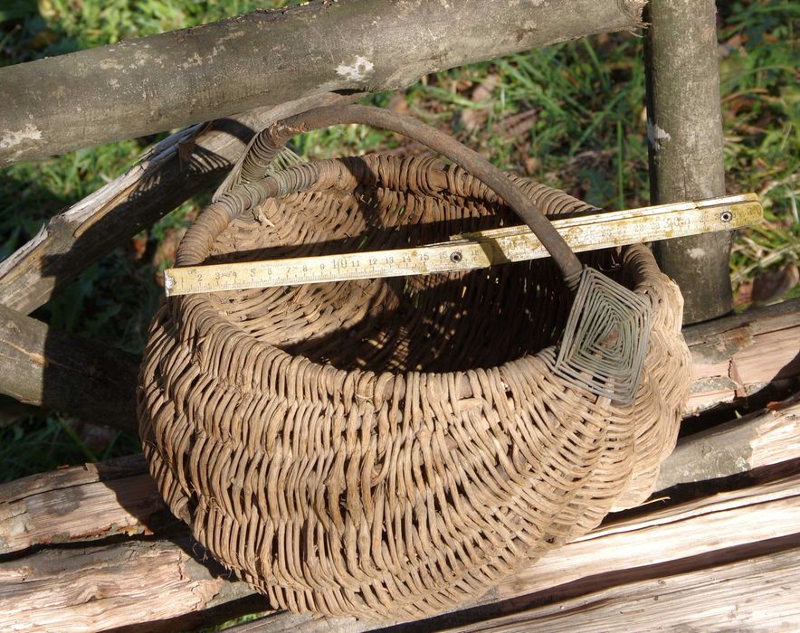 Стари плетени кошници и плетен кош