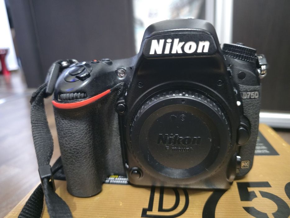 Vand aparat foto NIKON D750 - BODY & accesorii
