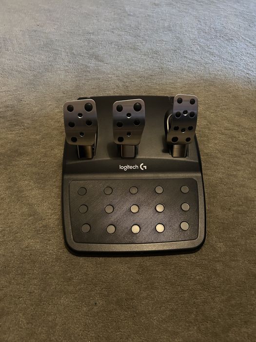 Volan Logitech Driving Force G29 pentru PS5 , PS4 , PS3 , PC