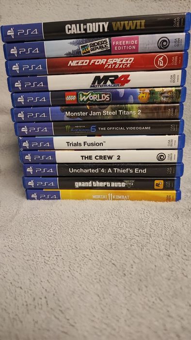 PS4+,волан с педали+12 игри+ДВА ДЖОИСТИКА+ПРОЖЕКТОР