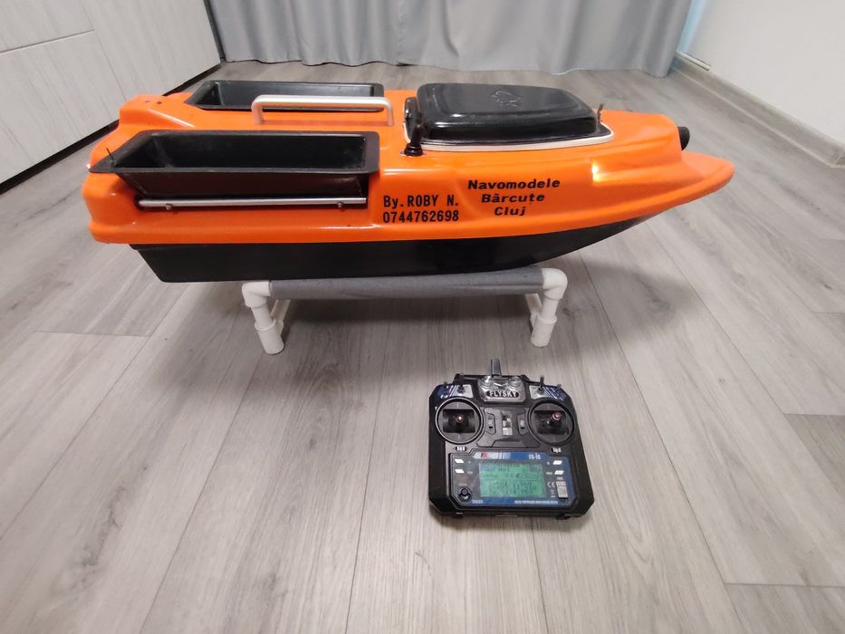 Vând bărcuța de momit